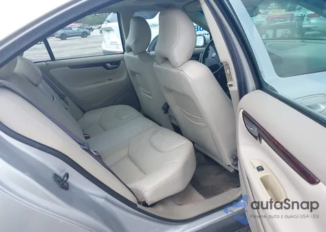 2004 Volvo S60 2.4 from USA, damaged, VIN YV1RS61T242325508